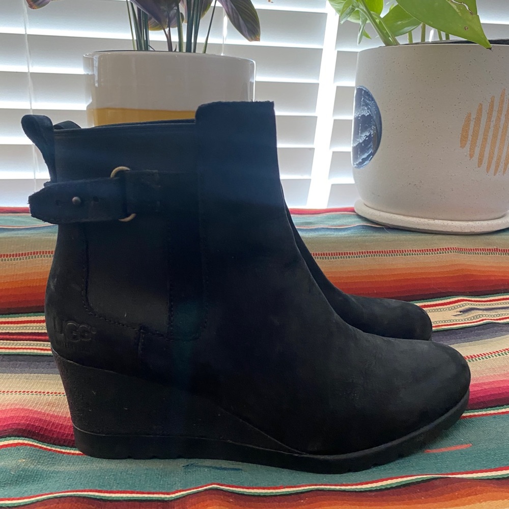 UGG wedge heel booties black leather size 7.5